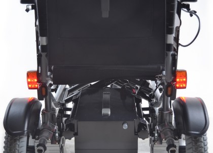 amaxidio-ilektrokinito-titan